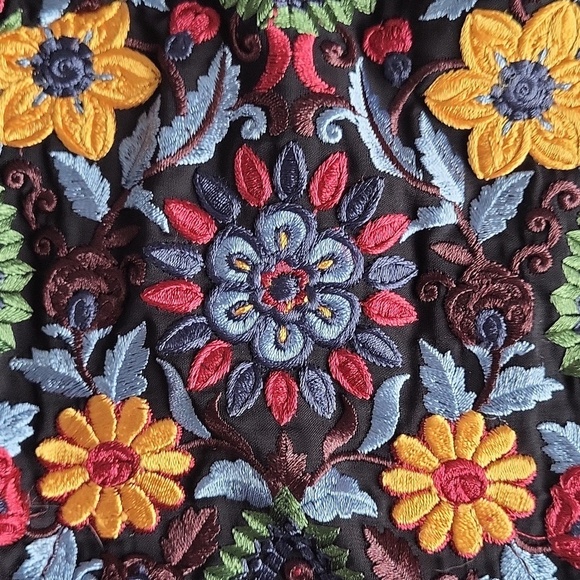 Alice + Olivia Coley Floral Embroidered Bell Sleeve Dress - Picture 6 of 12